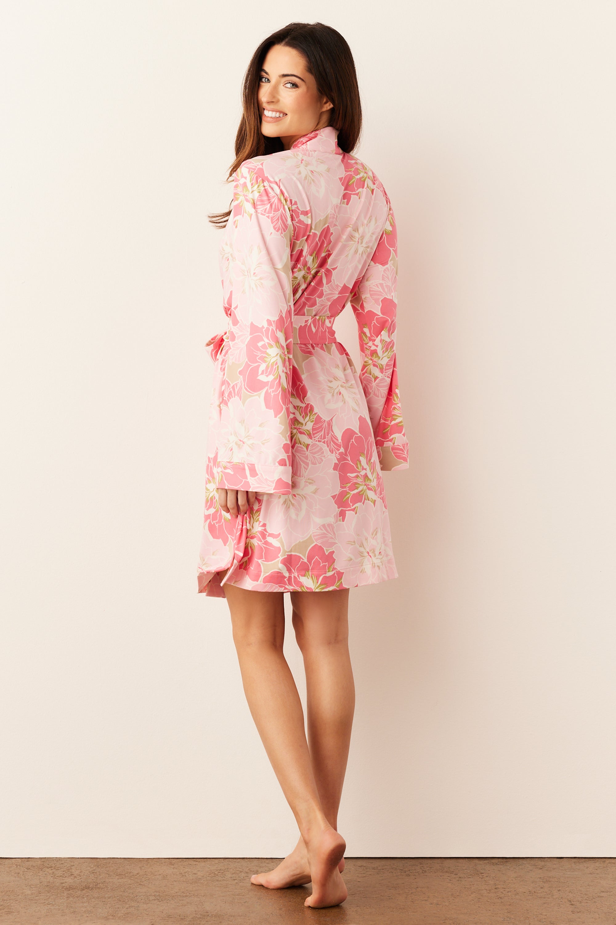 Load image into Gallery viewer, MEADOW CLASSIC SHORT ROBE | DAHLIA

