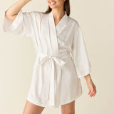 Adriana Luxe Satin Short Kimono in Blanc