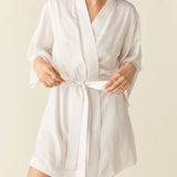 Adriana Luxe Satin Short Kimono in Blanc