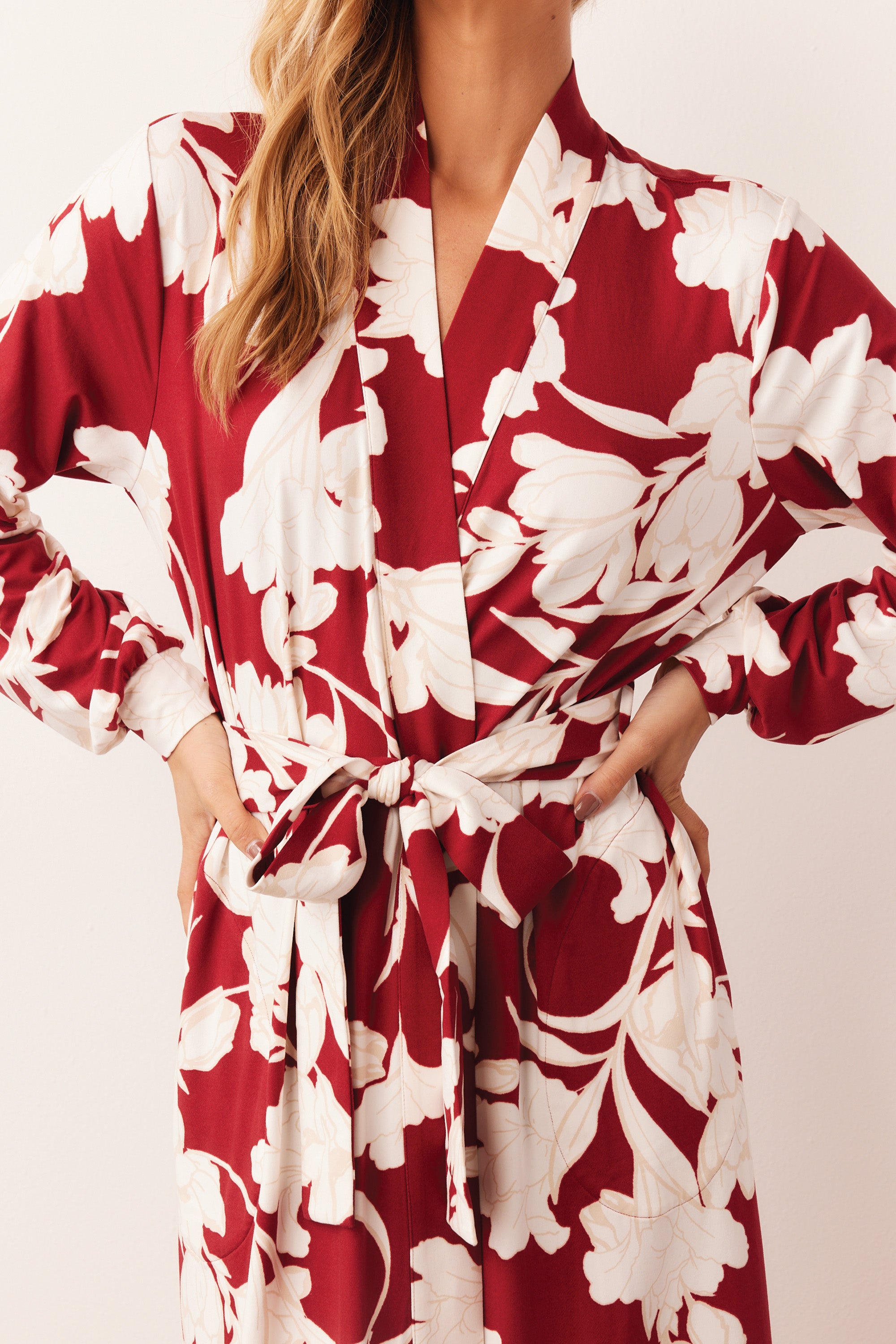 Load image into Gallery viewer, SKYLER BANDED LONG ROBE | WINTER BLOOM
