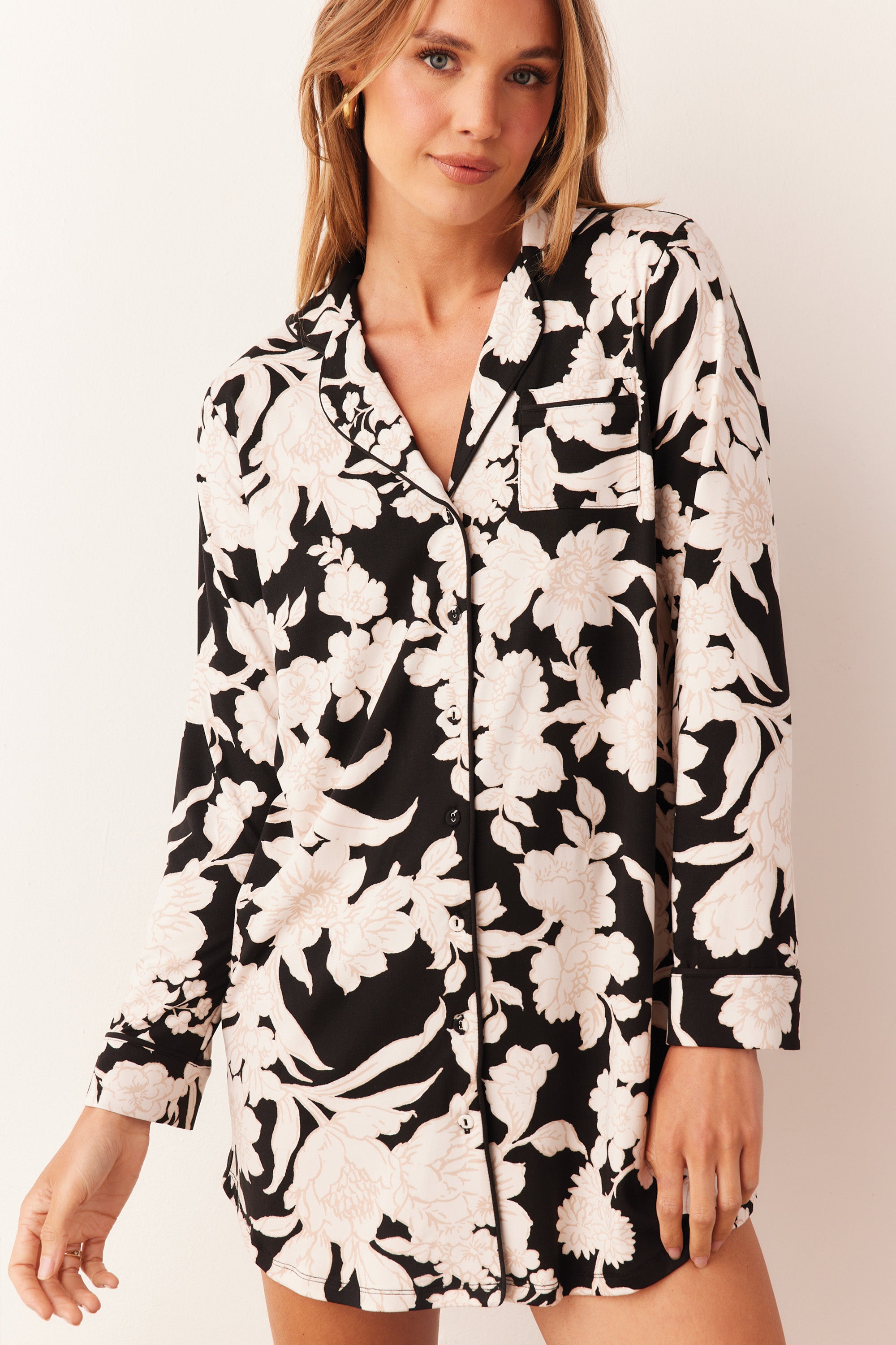Load image into Gallery viewer, KARA BOYFRIEND SHIRT | IVORY FLORAL
