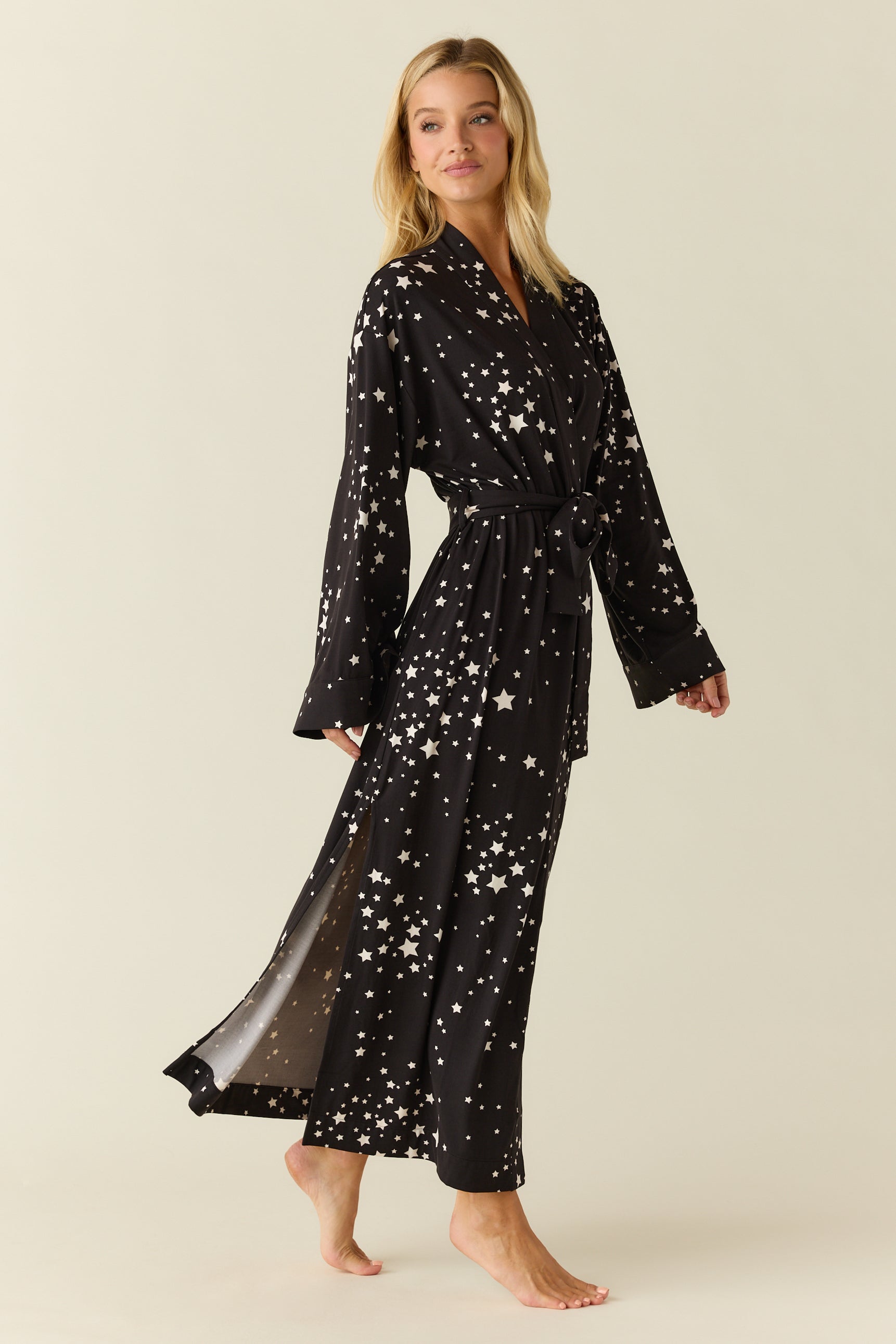 Kaia Cloud Jersey Kimono Robe in Black Stars