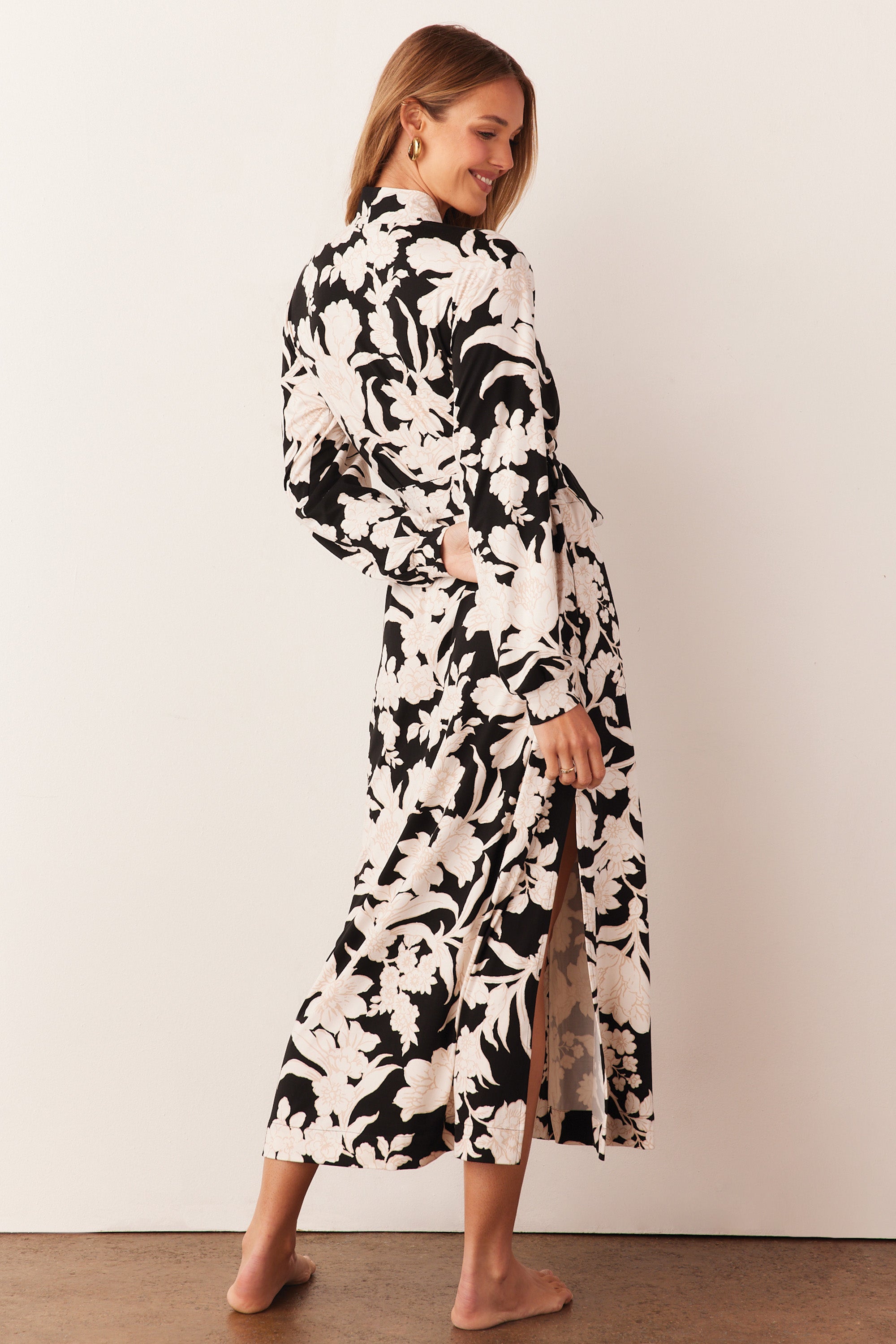 Load image into Gallery viewer, SKYLER BANDED LONG ROBE | IVORY FLORAL
