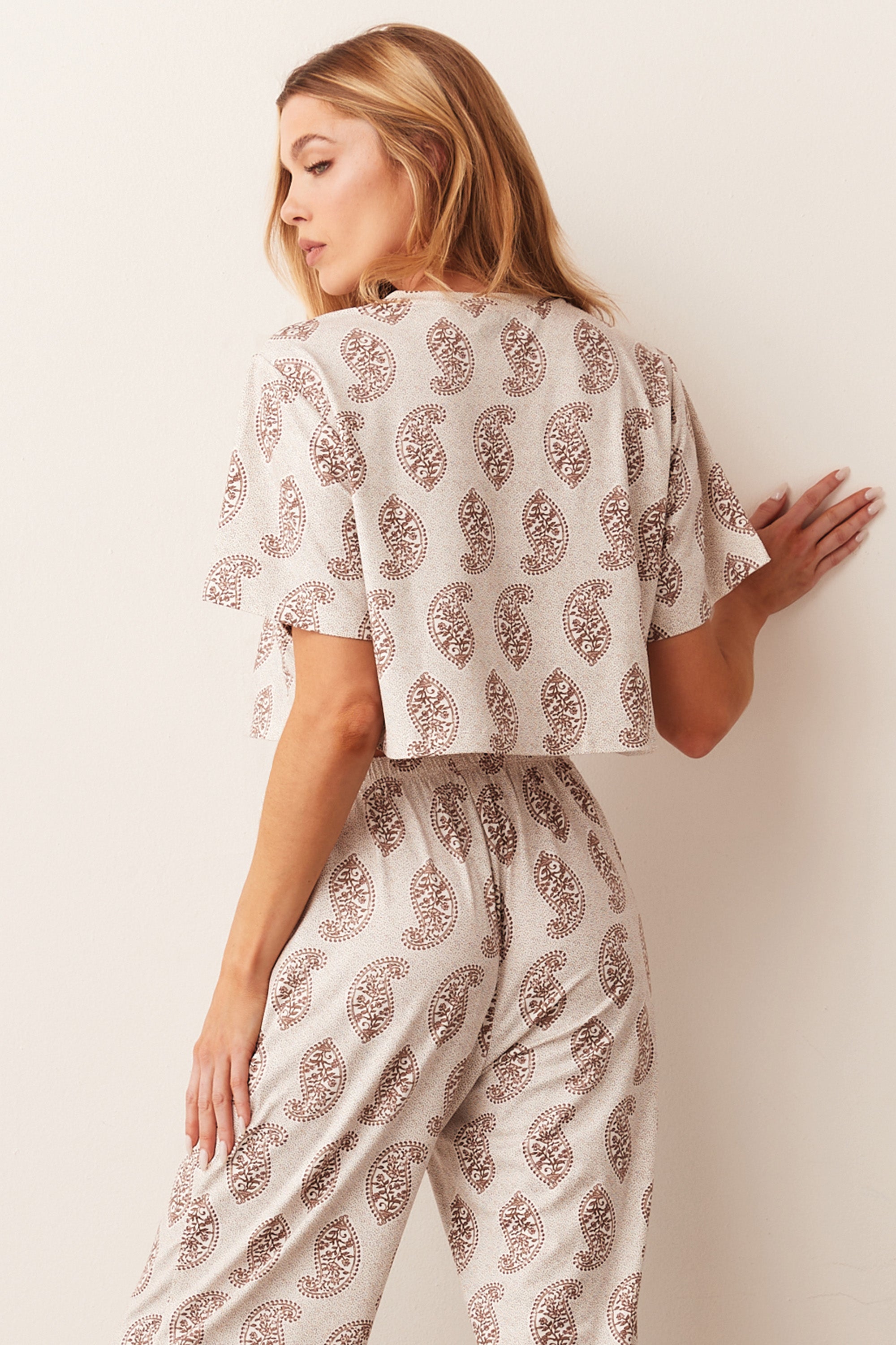 Load image into Gallery viewer, MILA CROP TEE | BOHEME
