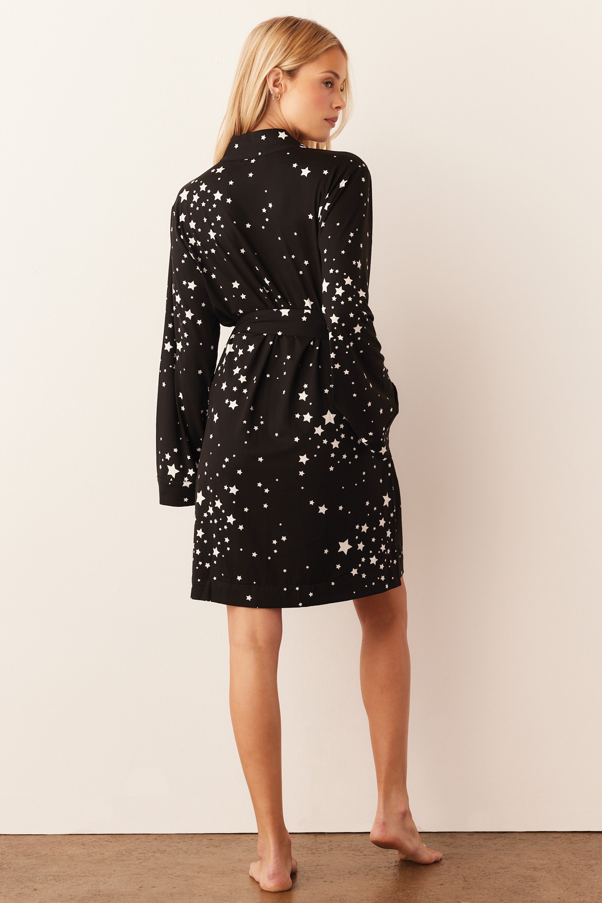 Load image into Gallery viewer, MEADOW CLASSIC SHORT ROBE | BLACK STARS
