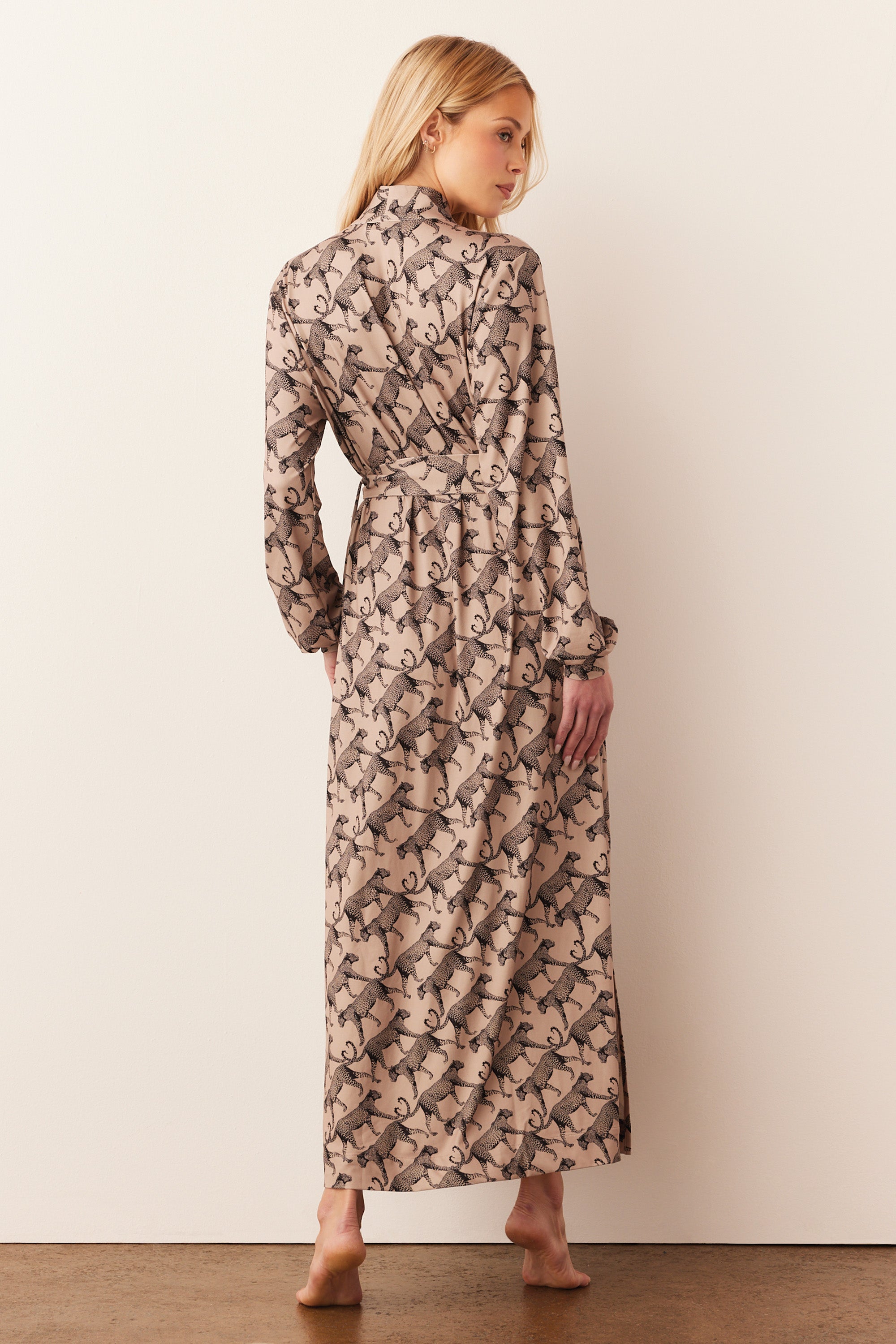 Load image into Gallery viewer, SKYLER BANDED LONG ROBE | CHAI
