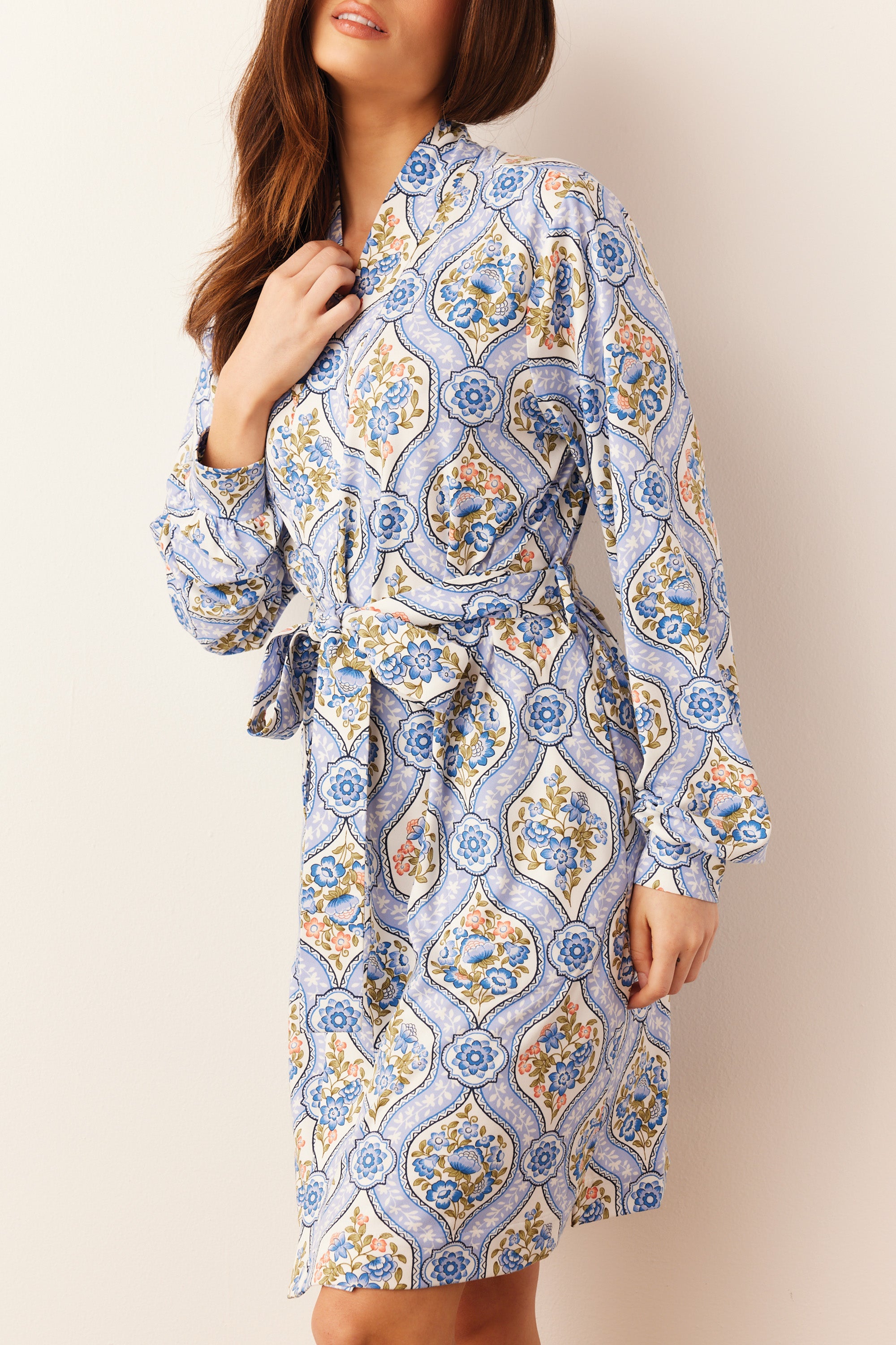 Load image into Gallery viewer, QUINN BANDED SHORT ROBE | VILLEROY
