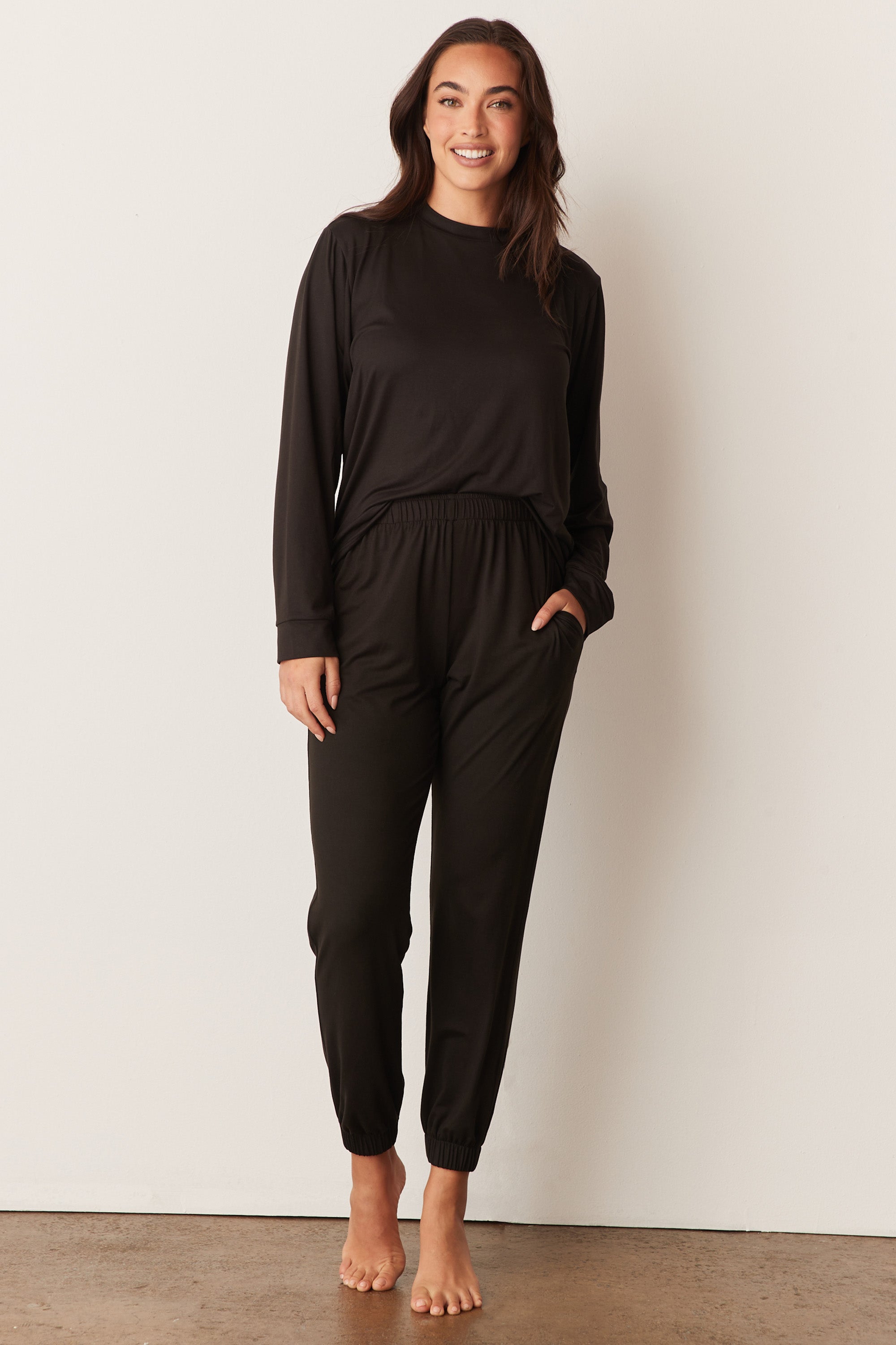 Load image into Gallery viewer, JENNA JOGGER | SOLID BLACK
