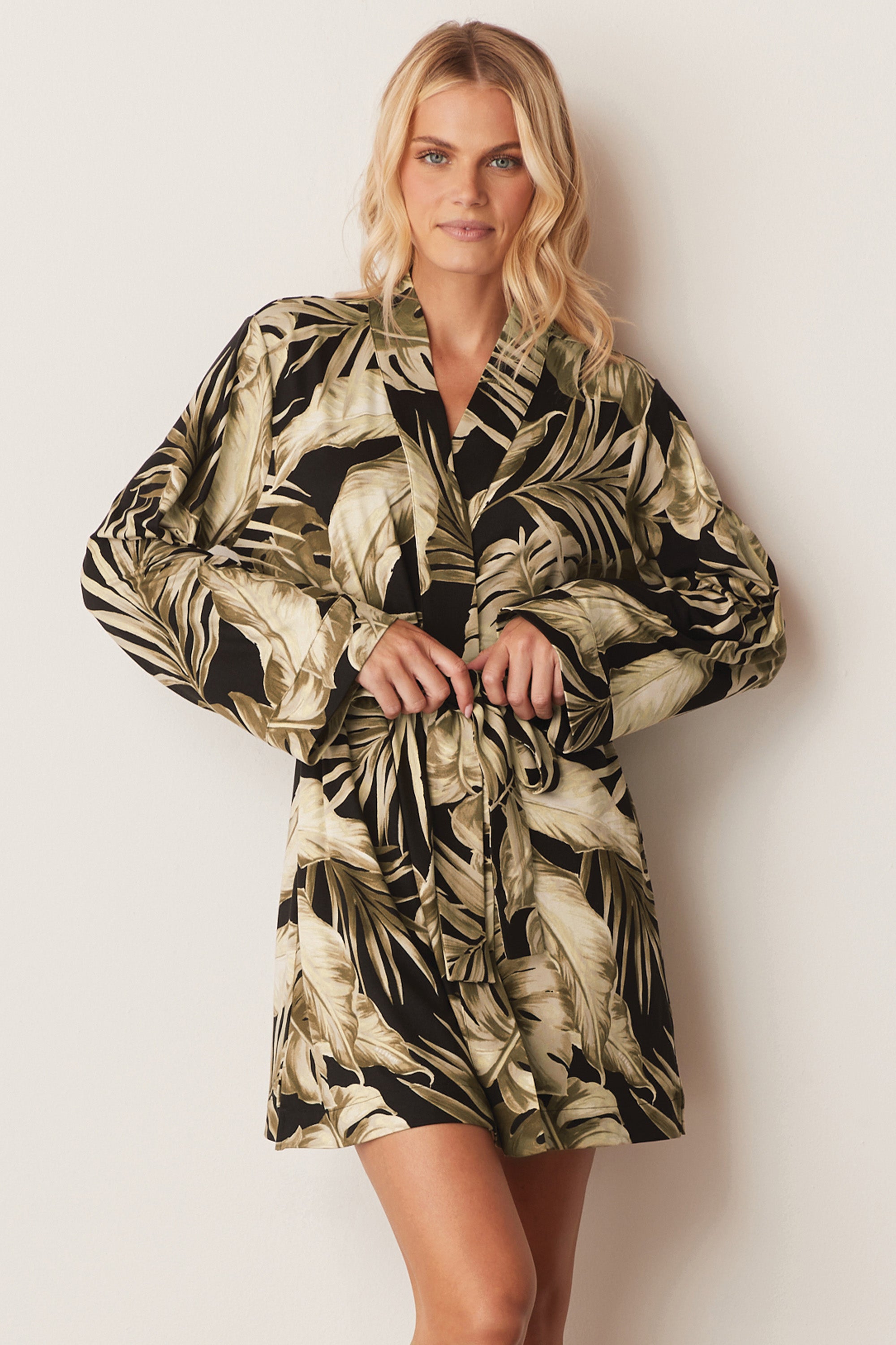 Load image into Gallery viewer, MEADOW CLASSIC SHORT ROBE | MIDNIGHT PALMS
