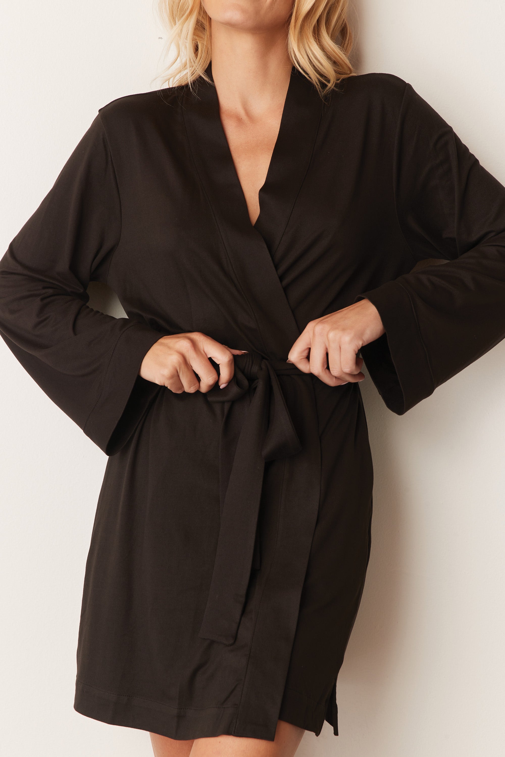 Load image into Gallery viewer, MEADOW CLASSIC SHORT ROBE | SOLID BLACK
