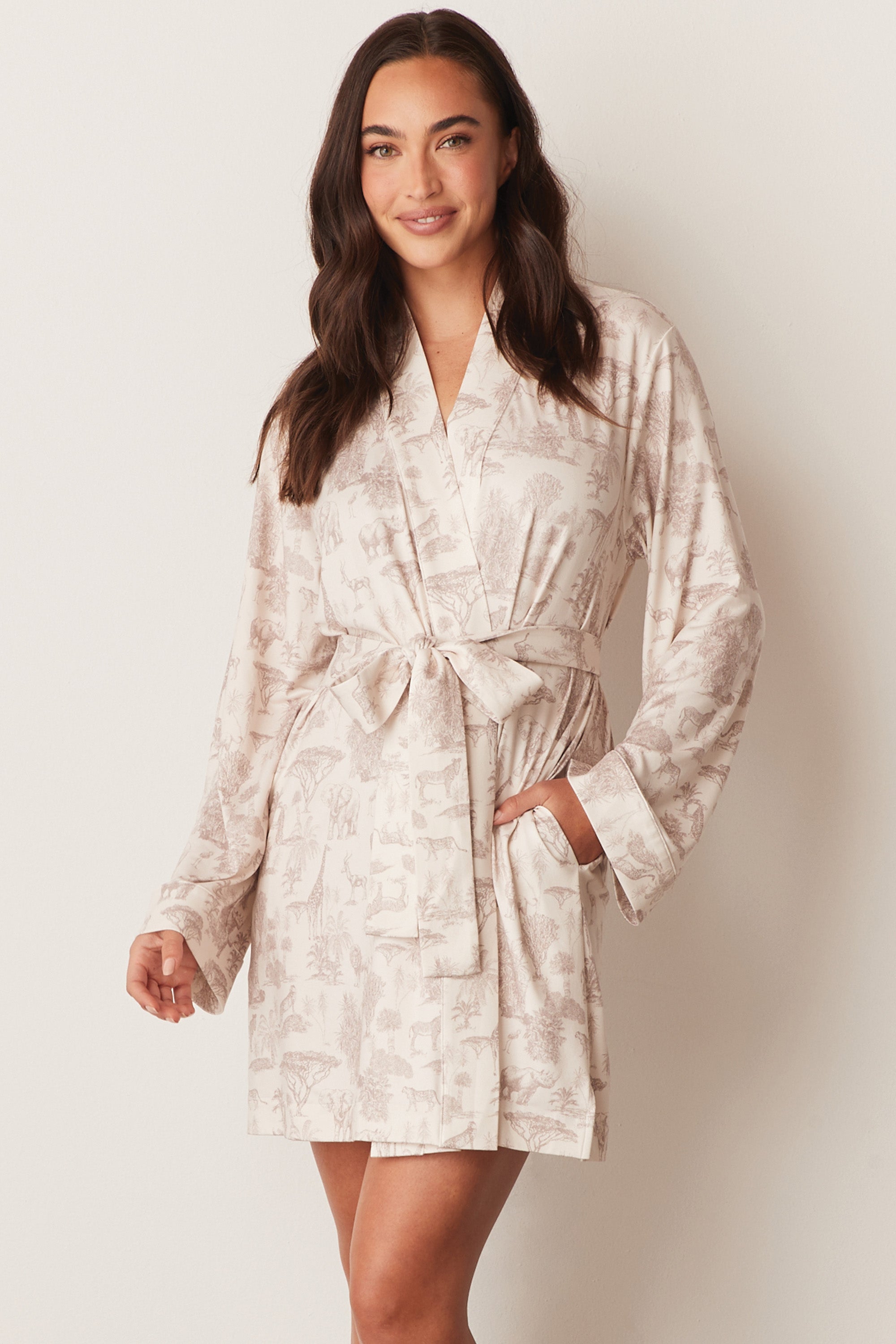 Load image into Gallery viewer, MEADOW CLASSIC SHORT ROBE | SAFARI TOILE
