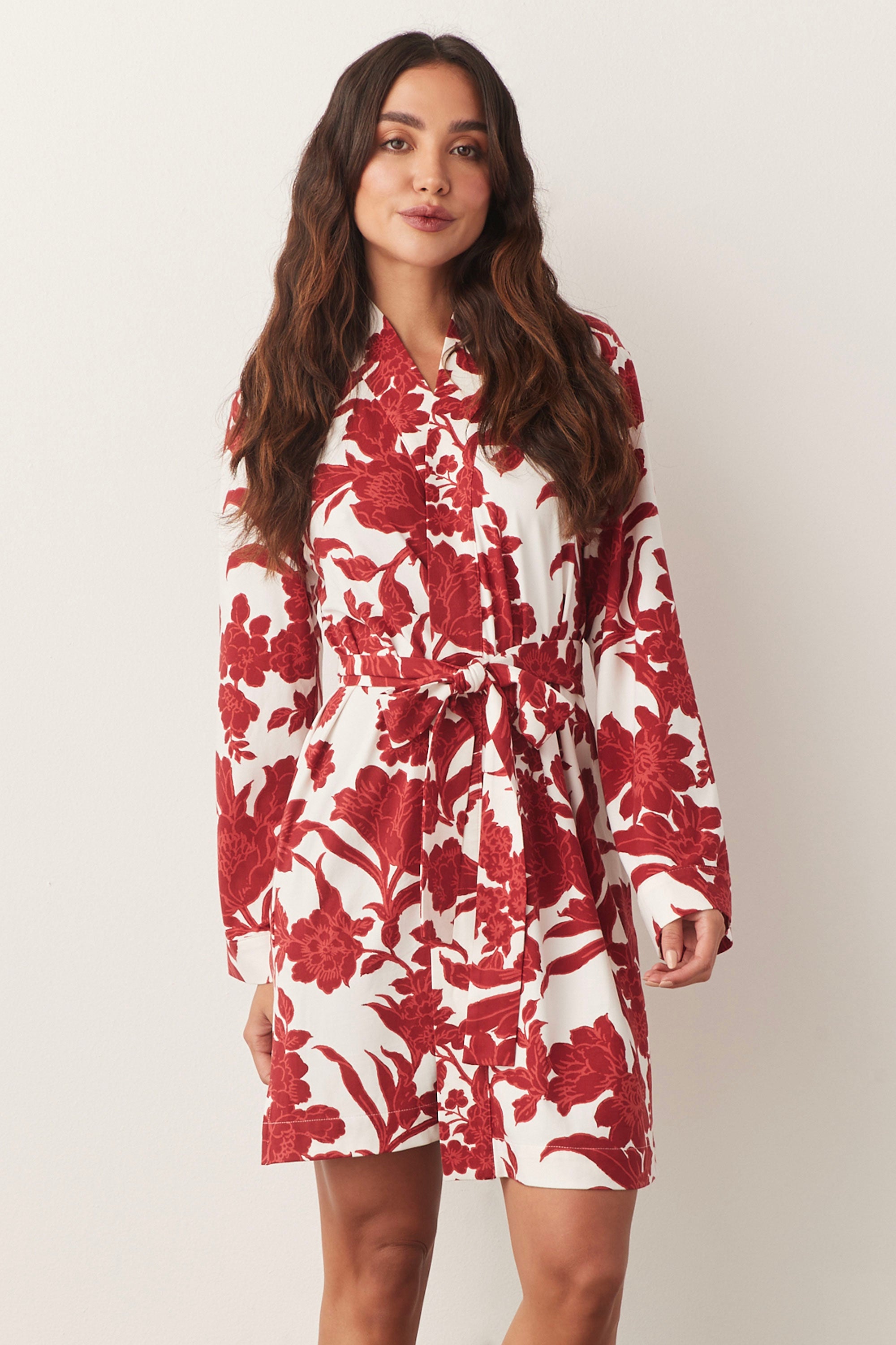 Load image into Gallery viewer, MEADOW CLASSIC SHORT ROBE | SCARLET FLORAL
