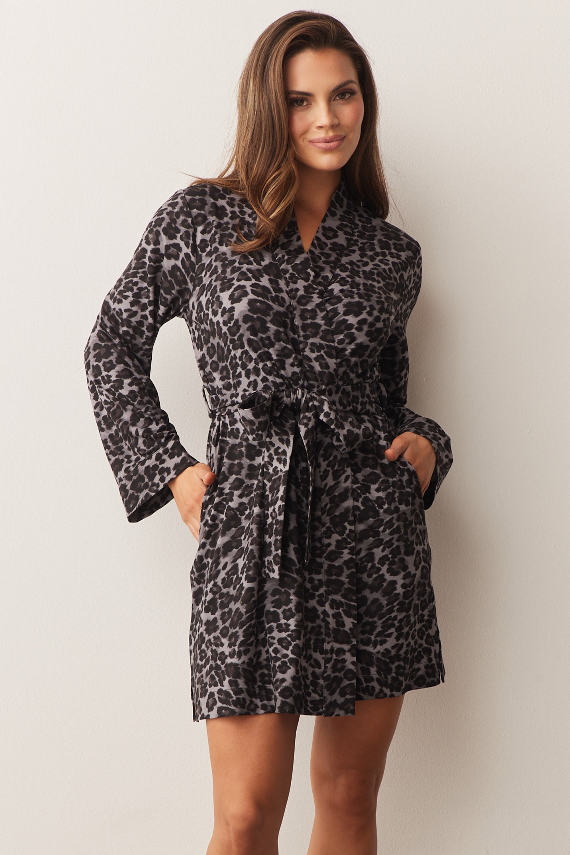 Load image into Gallery viewer, MEADOW CLASSIC SHORT ROBE | JAGUAR
