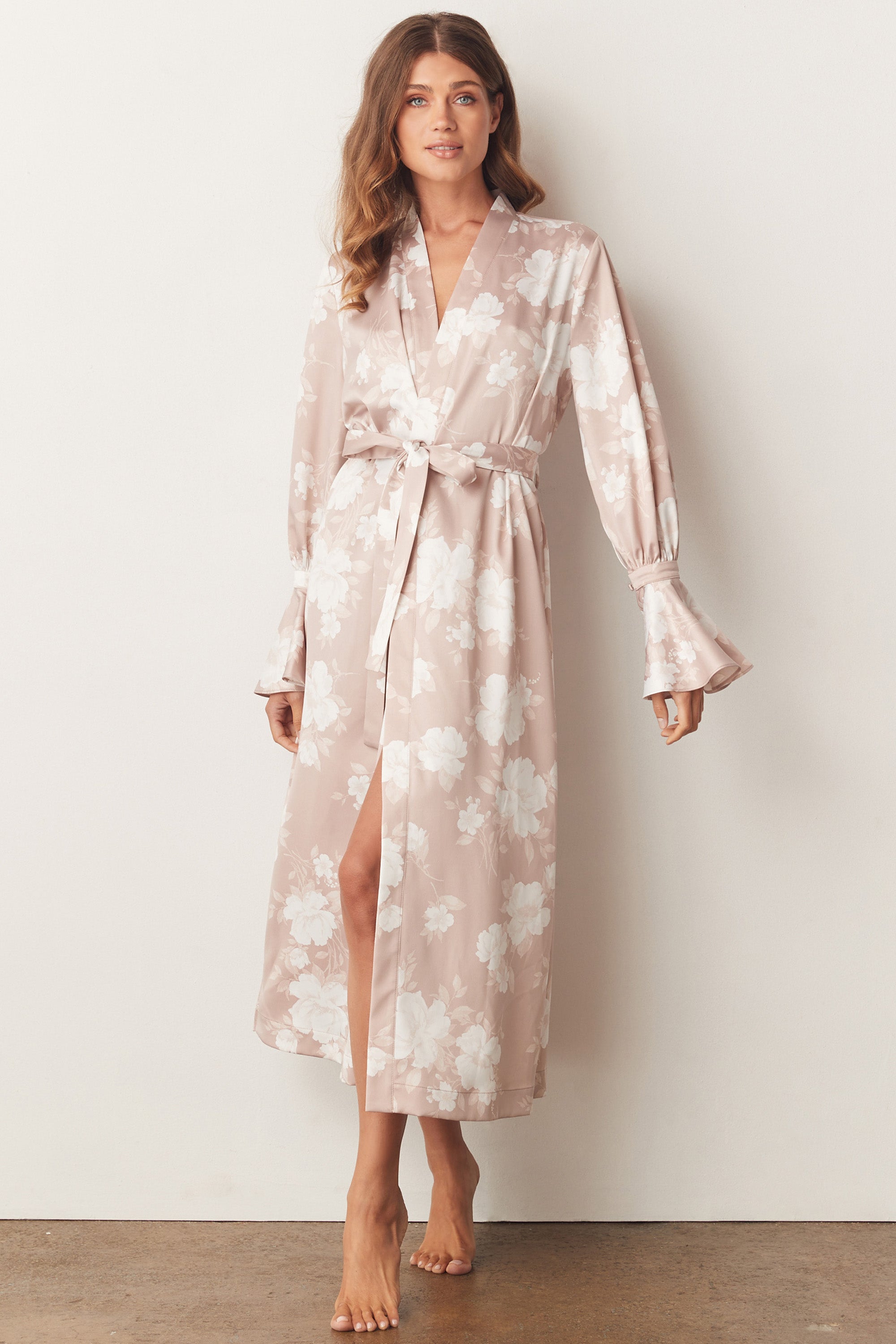 Load image into Gallery viewer, STARLET CUFF ROBE | NUDE FLORAL
