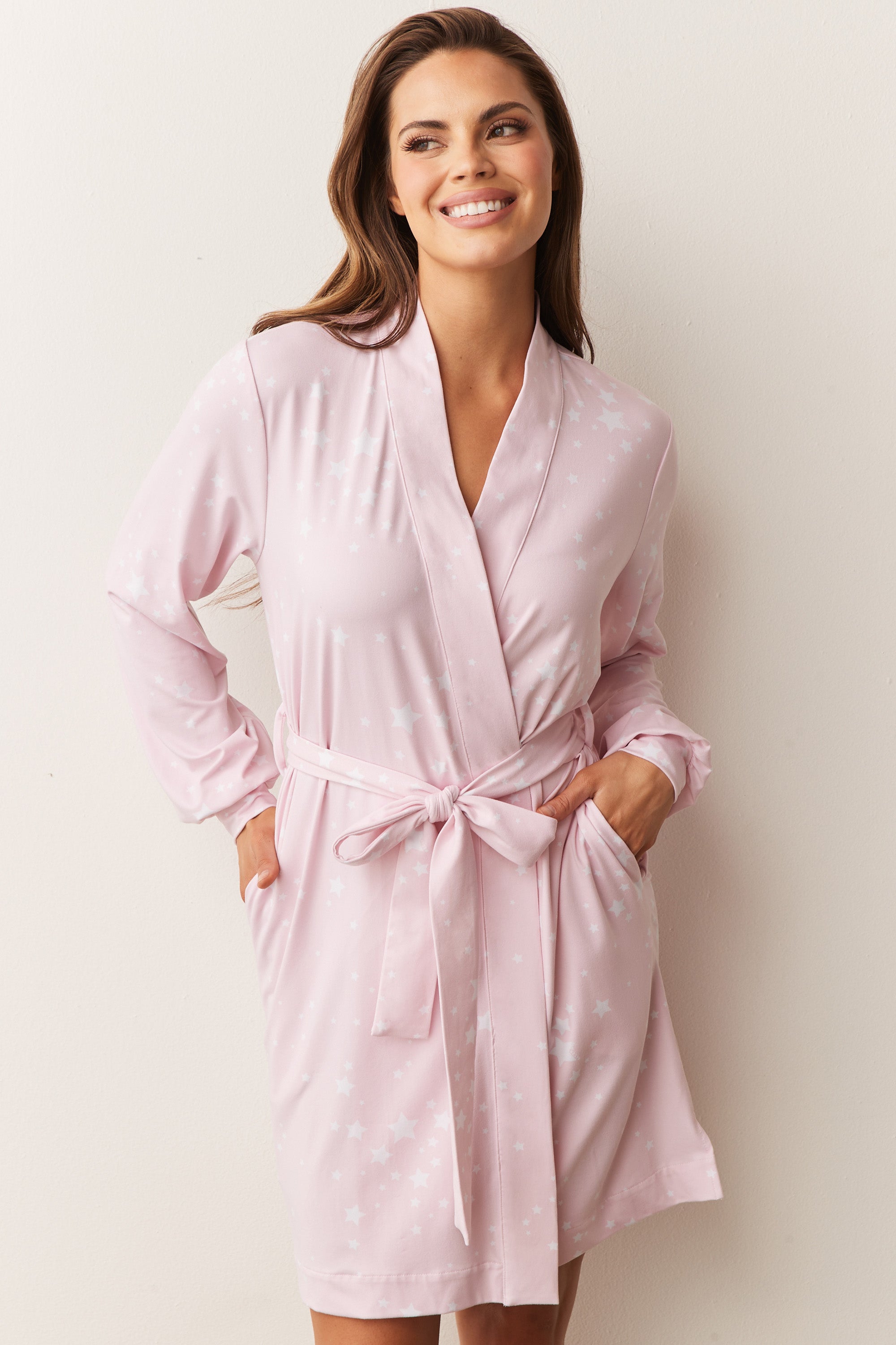 Load image into Gallery viewer, QUINN BANDED SHORT ROBE | PINK STARS
