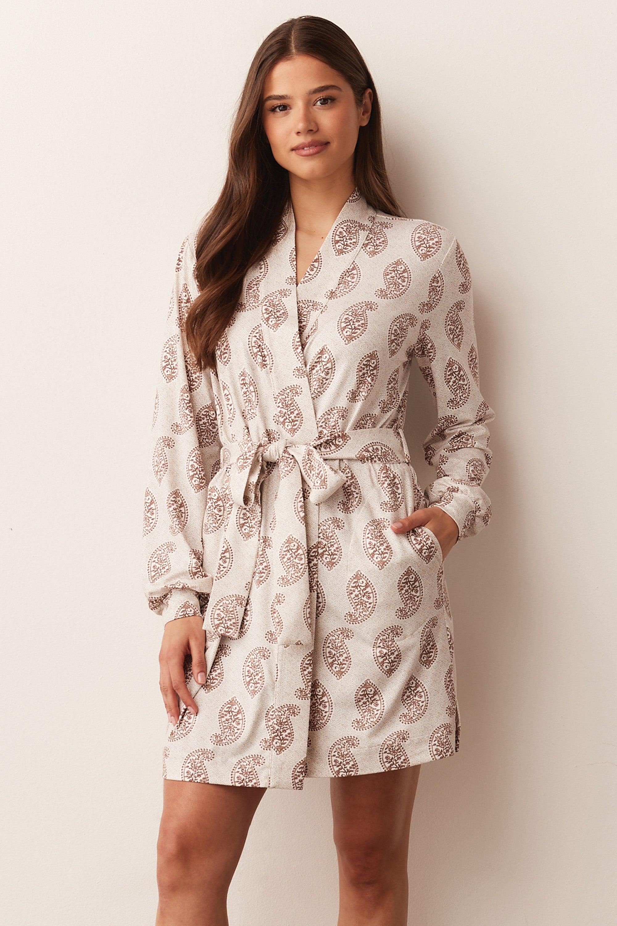Load image into Gallery viewer, QUINN BANDED SHORT ROBE | BOHEME

