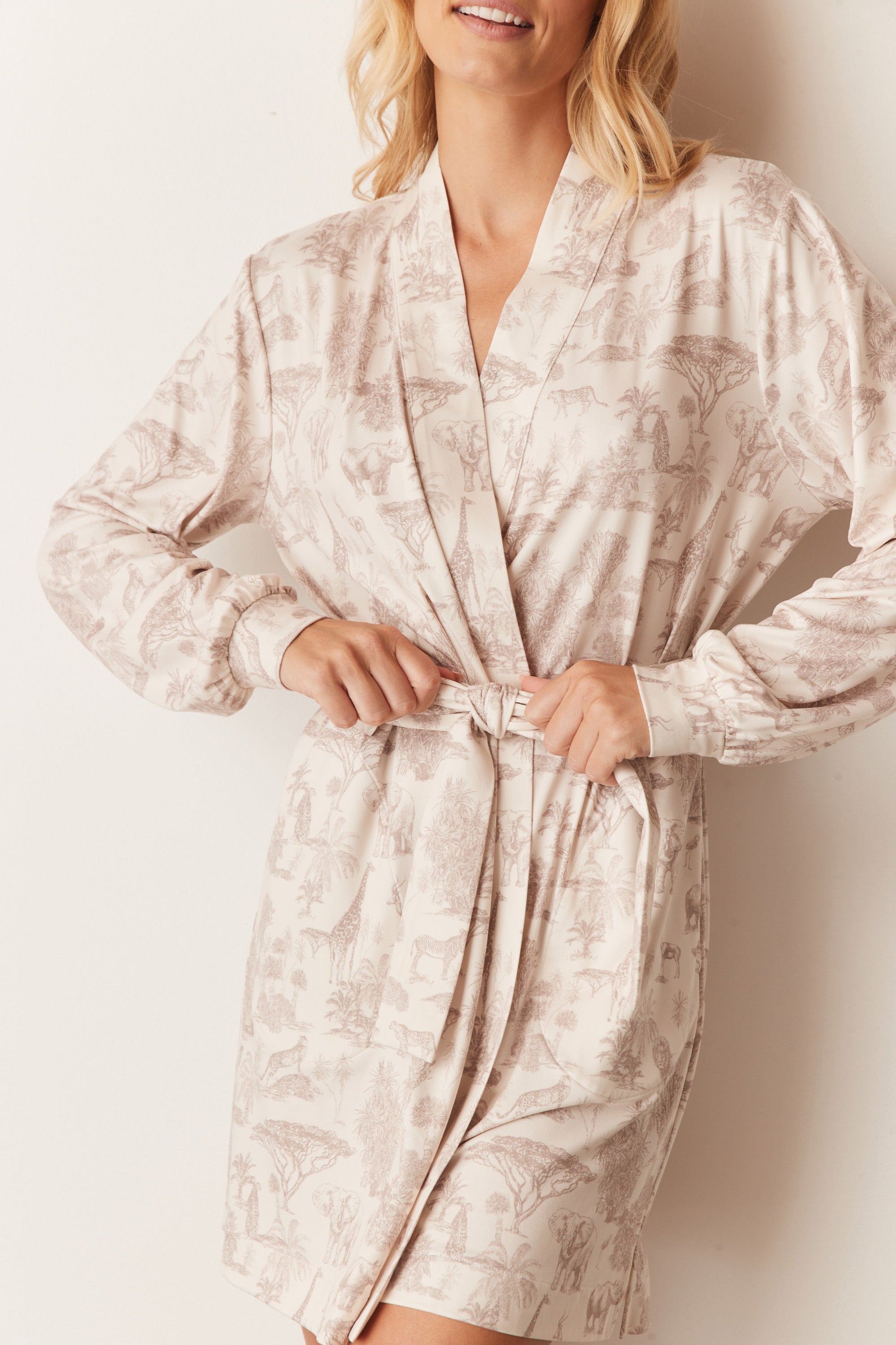Load image into Gallery viewer, QUINN BANDED SHORT ROBE | SAFARI TOILE

