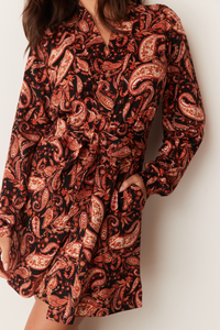 QUINN BANDED SHORT ROBE | PAISLEY