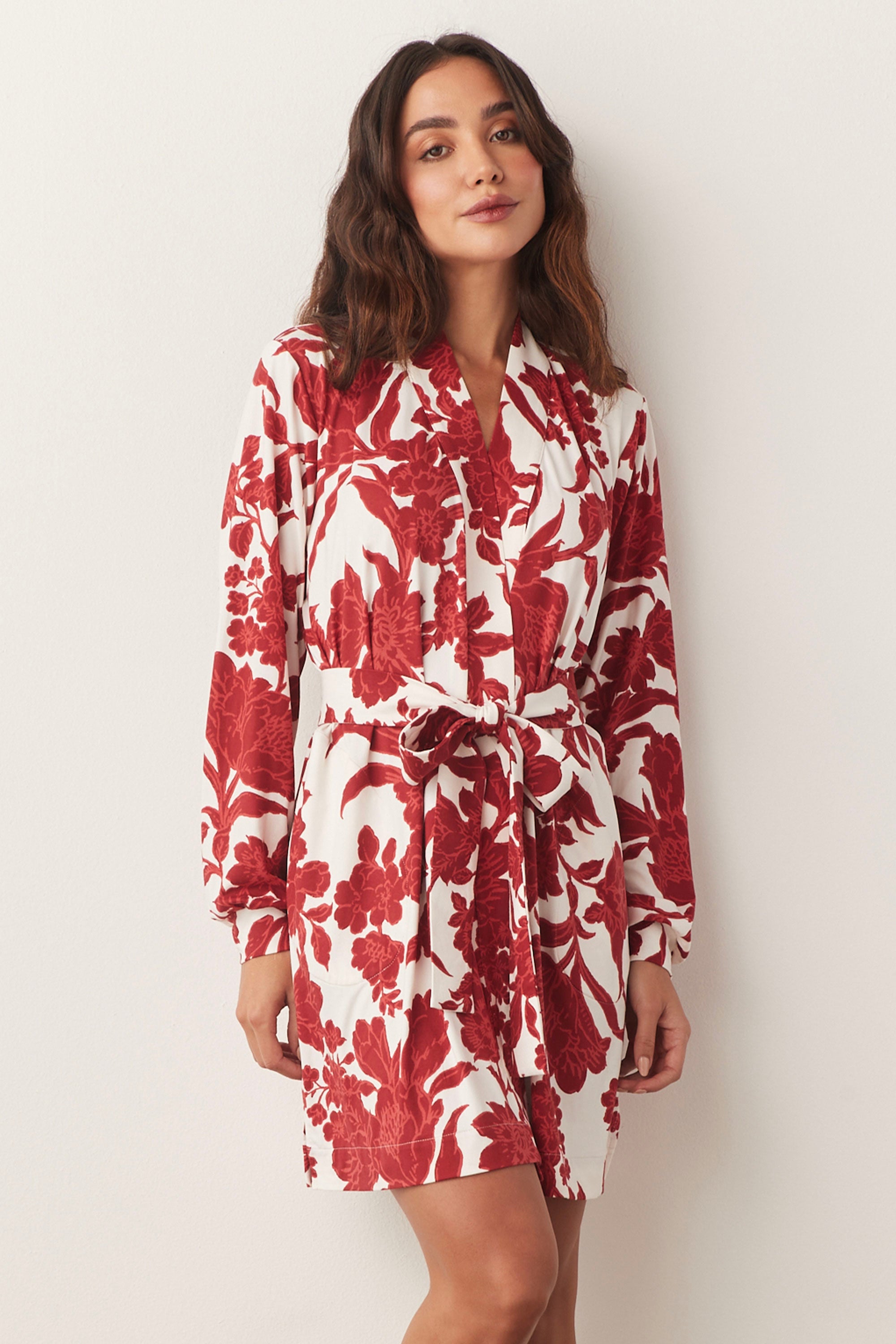 Load image into Gallery viewer, QUINN BANDED SHORT ROBE | SCARLET FLORAL
